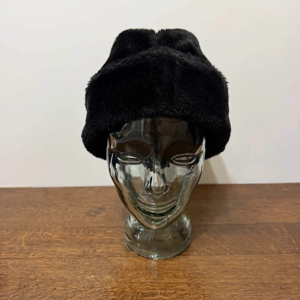 Amalgamated Clothing & Textile Union Made In USA Faux Fur Hat Women's Large